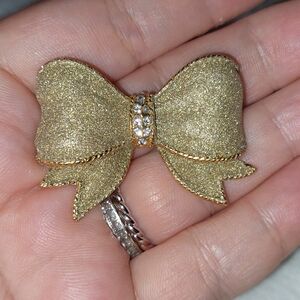 Elegant Gold Bow Brooch